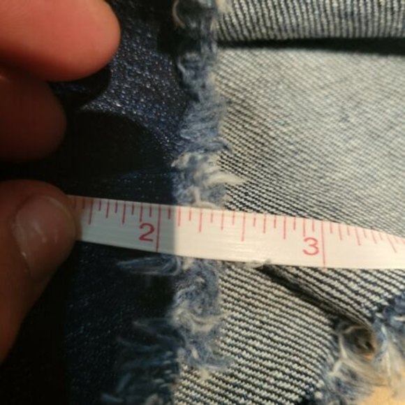 Guess Jean Shorts Blue Denim Distressed Raw Hem Triangle Logo Womens Size 28 - Picture 11 of 11